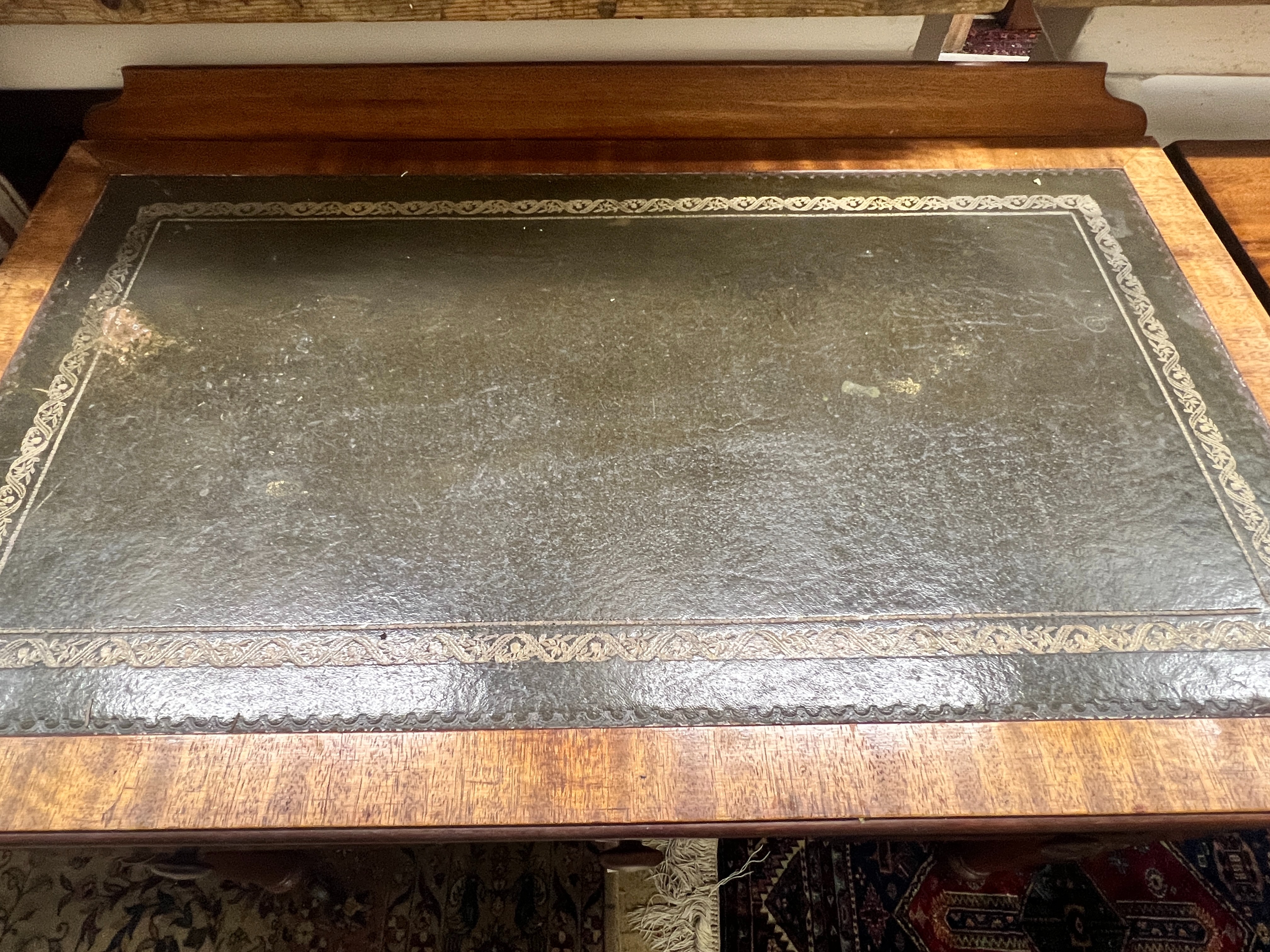 An early Victorian mahogany kneehole writing table, width 91cm, depth 53cm, height 75cm